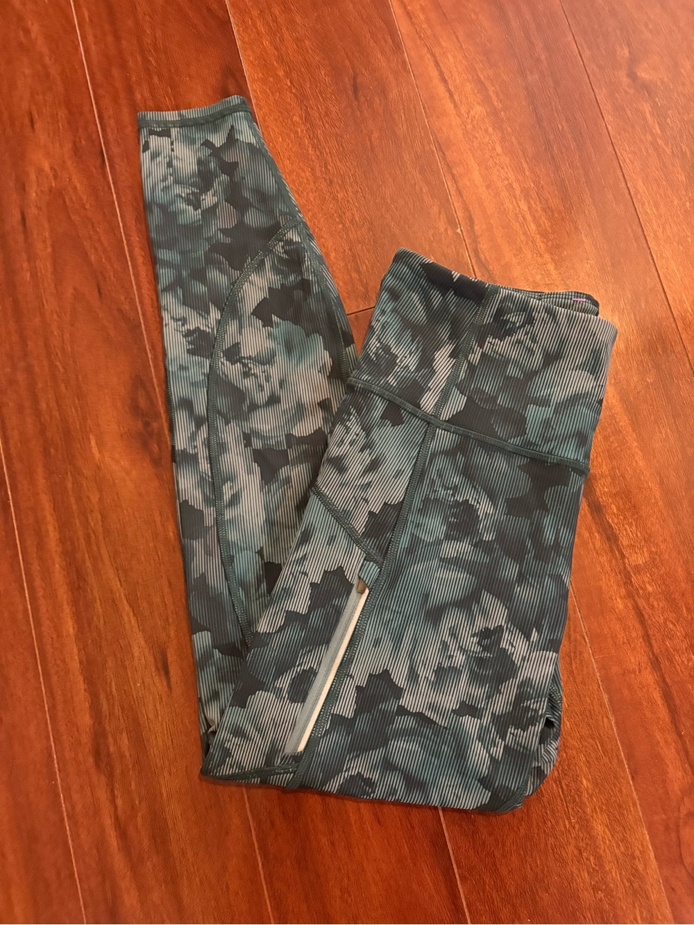 Athleta Rainier Printed Teal Black Floral Camo High Rise Small